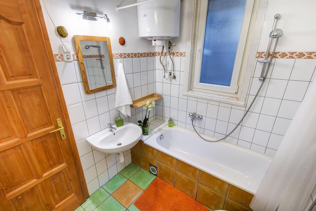 Apartment Near The Heroes Square Budapest Exterior foto