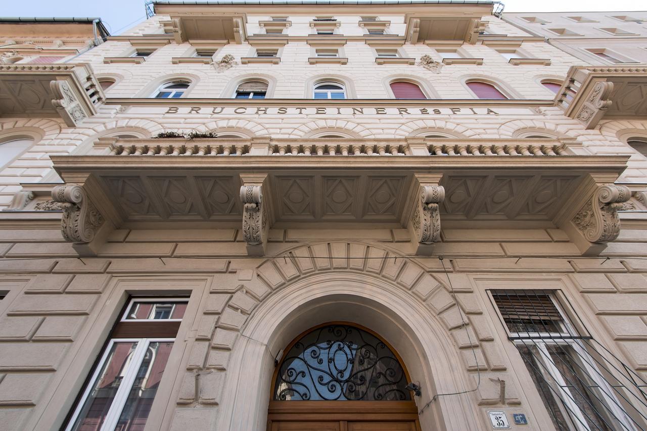 Apartment Near The Heroes Square Budapest Exterior foto
